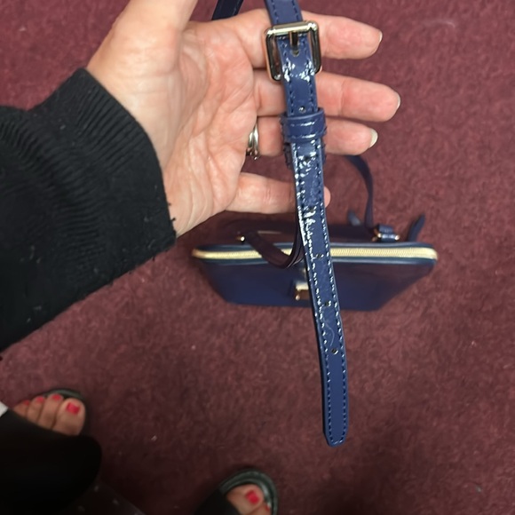 Dooney & Bourke Crossbody Bag. - Picture 6 of 8